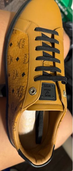 Zapatos marca MCM