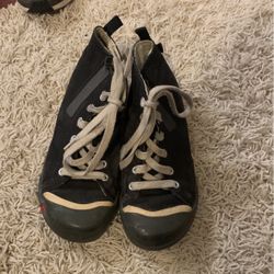 Boys Keens Size 1