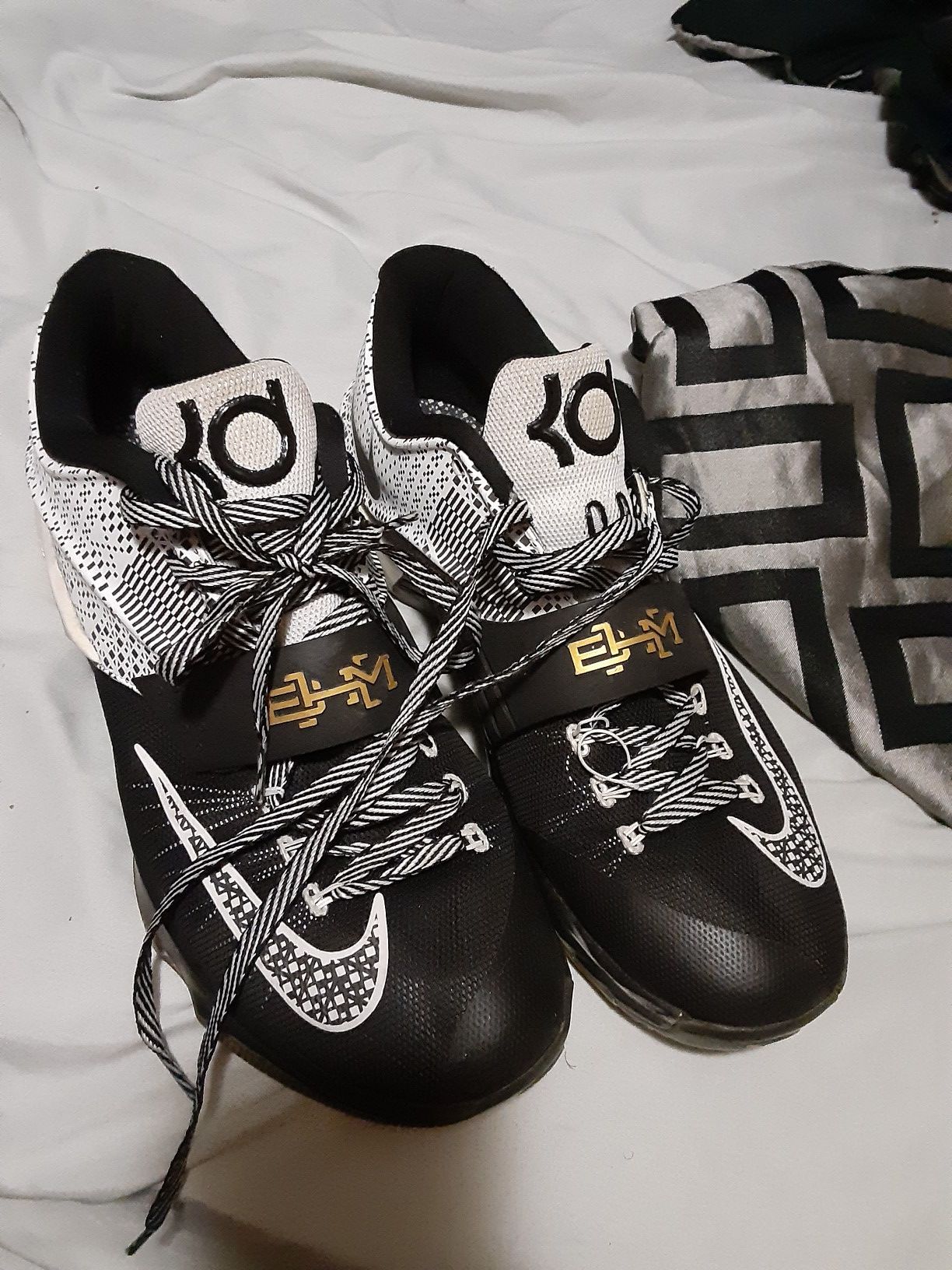 70 dollars size 11 men