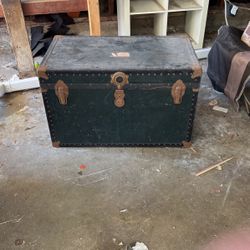 Travel Chest Antique 