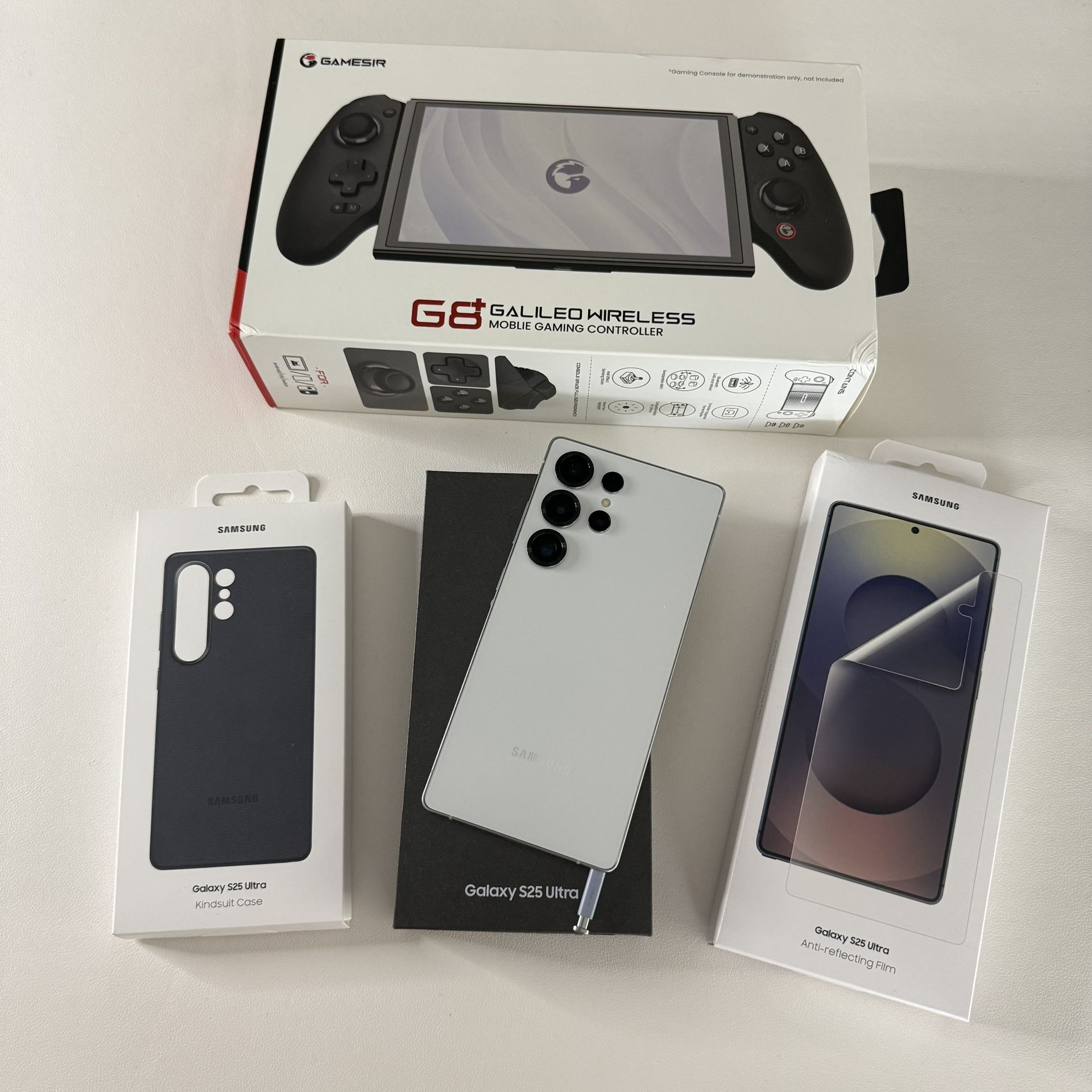New Condition Unlocked Galaxy S25 Ultra | 512gb Storage | Screen Protector | Samsung Leather Case | GameSir Controller 