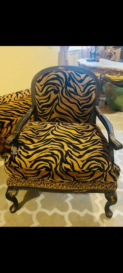 LARGE ARM CHAIR THICK CUSHION HEAVY WOOD BEAUTIFUL CARVED..ELEGANT LUXURY ITEM