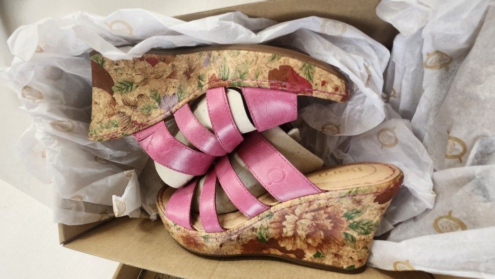 N. Peoria Brand New Born Edith Shoes Womens Size 6 Wedge Sandal  Please Read Description For Pick Up Location Options 