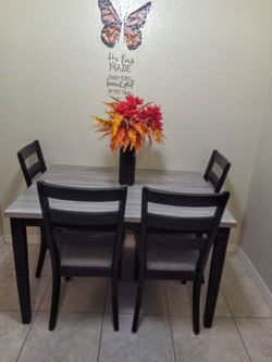 5 Piece Dining Set  "MUST GO ASAP"!! SERIOUS INQUIRIES ONLY!!
