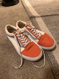 Woman’s vans size 9 1/2