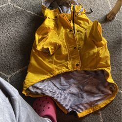 Like New Extra Large Dog Rain Cost Ellie Dog Wear. 