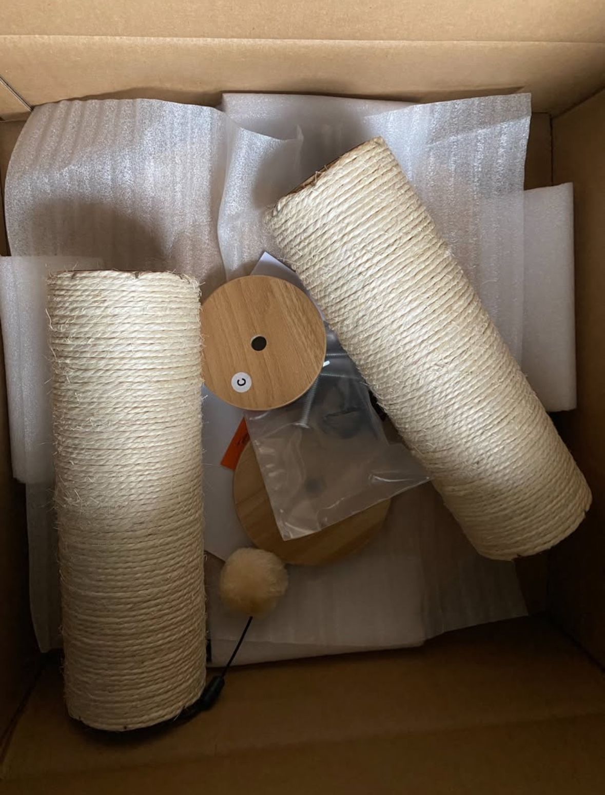 24” Cat Scratching Post
