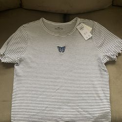 Hollister Women’s NEW shirt size Medium