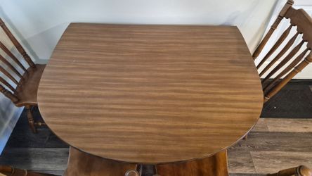 Dining Room Table w/ 4 Chairs