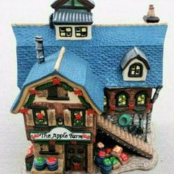 Awesome NEW Heartland Deluxe Porcelain Lighted House Apple Farm 9"X 8" inches NEW with Box Nice! 