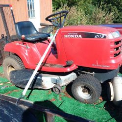 Honda 2113 Lawn Tractor 