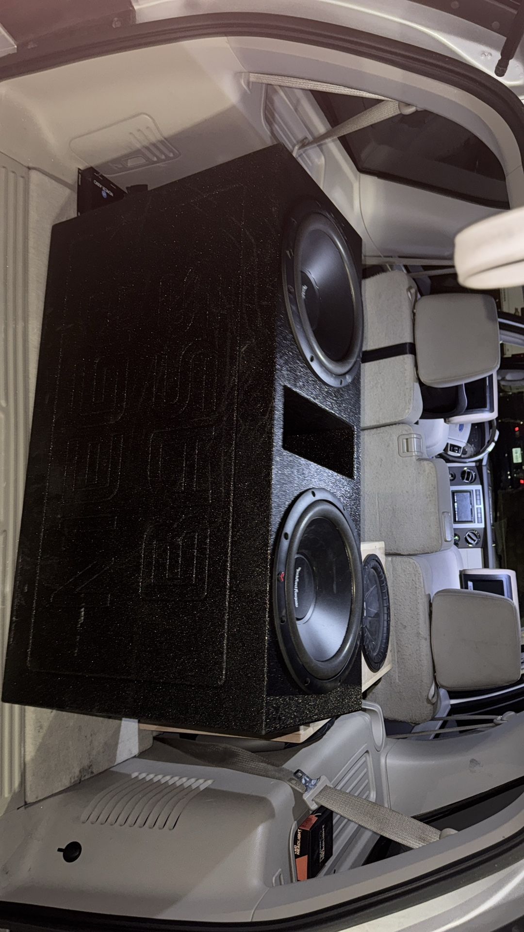 Mega Bass Box 2 10 Inch Subs