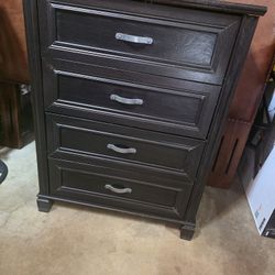 4 Drawer Dresser Chest 