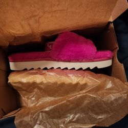 Brasher New Koolaburra BY: UGG SLIPPERS 