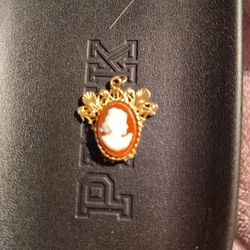 VINTAGE 18K YELLOW GOLD SHELL CAMEO BROOCH PENDANT