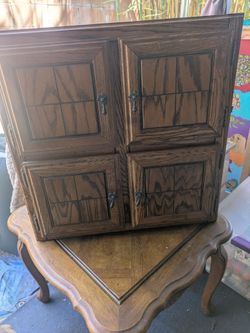 24x24x7.5 " 4 door cabinet
