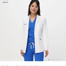 Bellevue Slim Short Lab Coat WOMEN