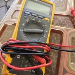 Fluke 179 True RMS Meter