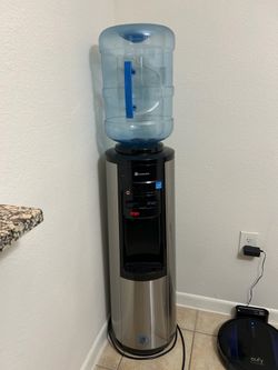 Glacier Bay water dispenser