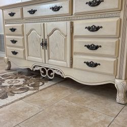 Dresser, Mirror & Queen Post Bed $450!!!
