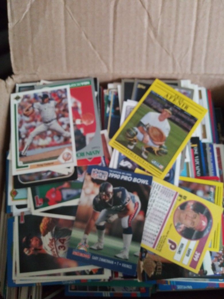 Loose Sports Trading Cards