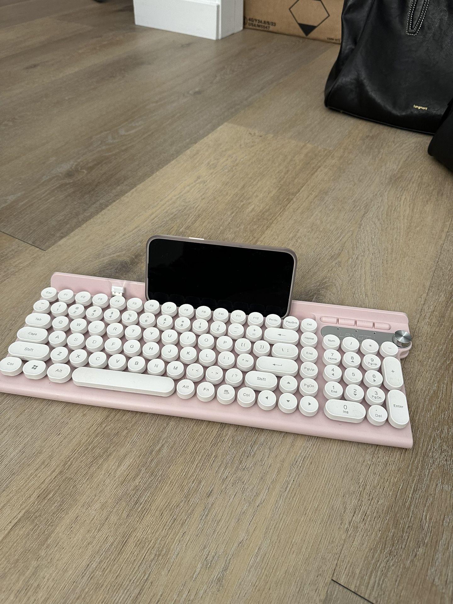 Pink Wireless Mechanical Keyboard