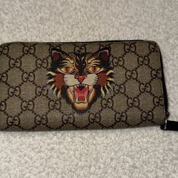 Gucci GG Supreme Angry Cat Zip Around Wallet Unisex