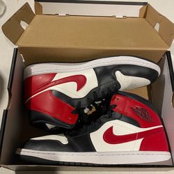 Jordan 1 Mid 