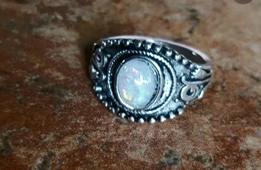 RAINBOW MOONSTONE TITANIUM SILVER FOREVER WEAR NEW SIZE 7 RING