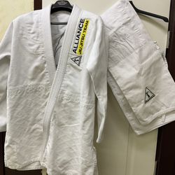 Alliance Jiu Jitsu Pearl Weave Gi Size A3 Excellent