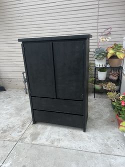 Dresser/cabinet drawer