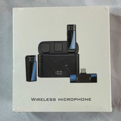 Wireless Microphone System with Charging Case