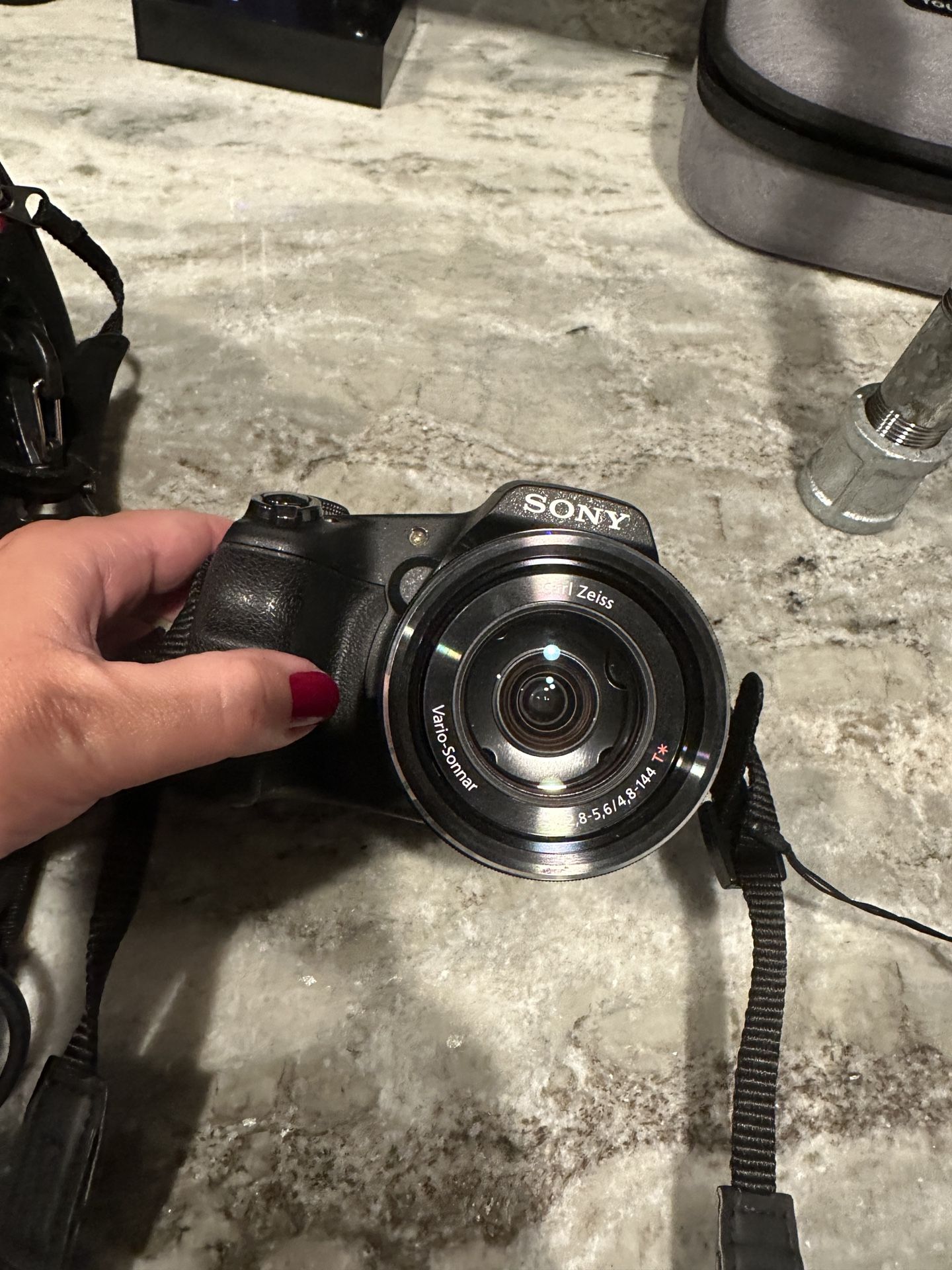 Sony Cybershot Câmera With Case And Bag