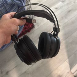 Razer Nari Essential Headphones