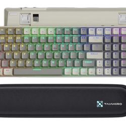 New Wireless Mechanical Keyboard With Wrist Pad 