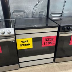 Samsung - Bespoke 6.3 Cu. Ft. Slide-In Electric Induction Range AI Home Display - White Glass