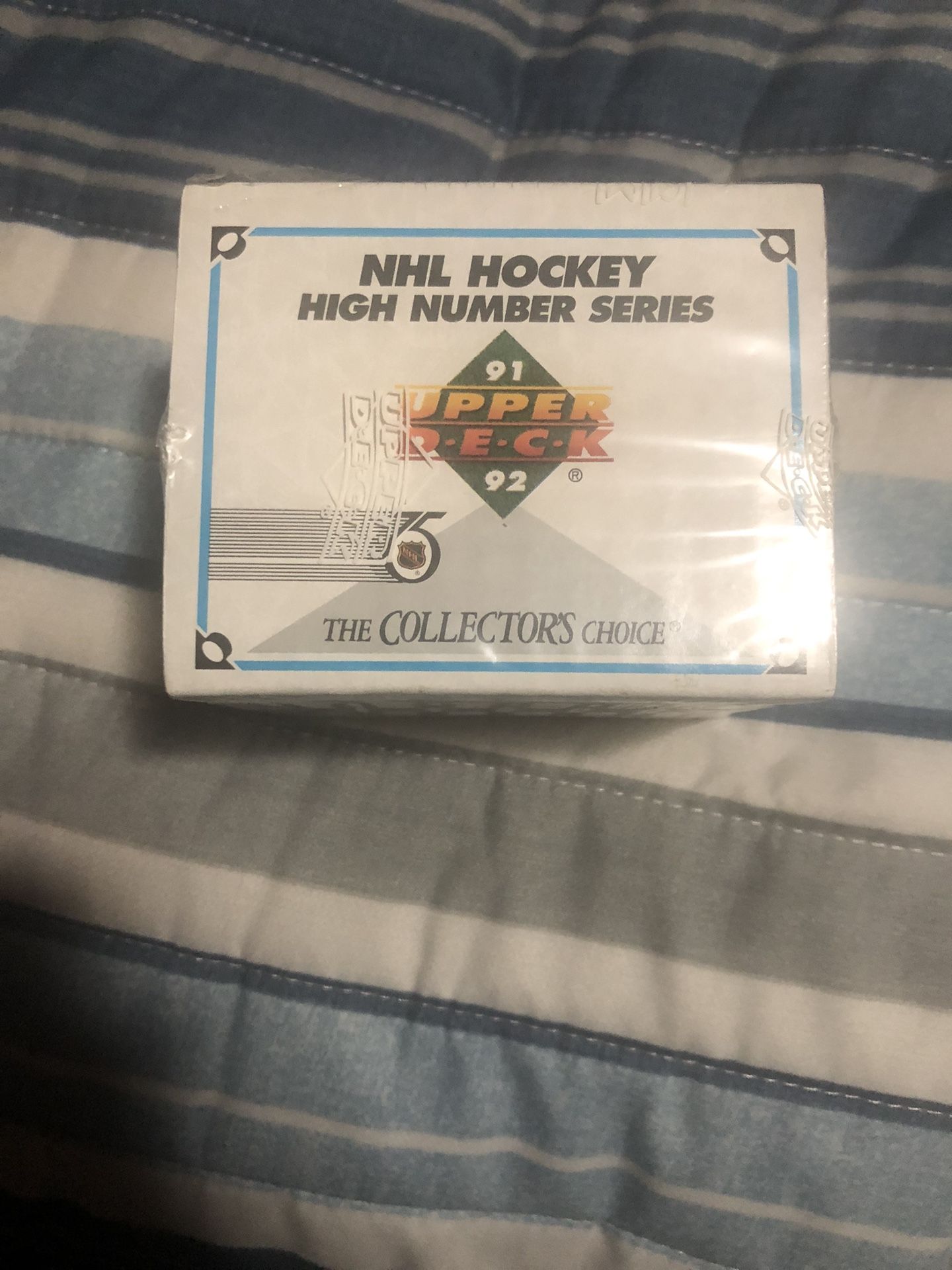 Sealed 92 Upper Deck NHL Pack.