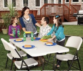 6 Foot Plastic Table