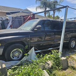 Dodge truck 4 door 1998