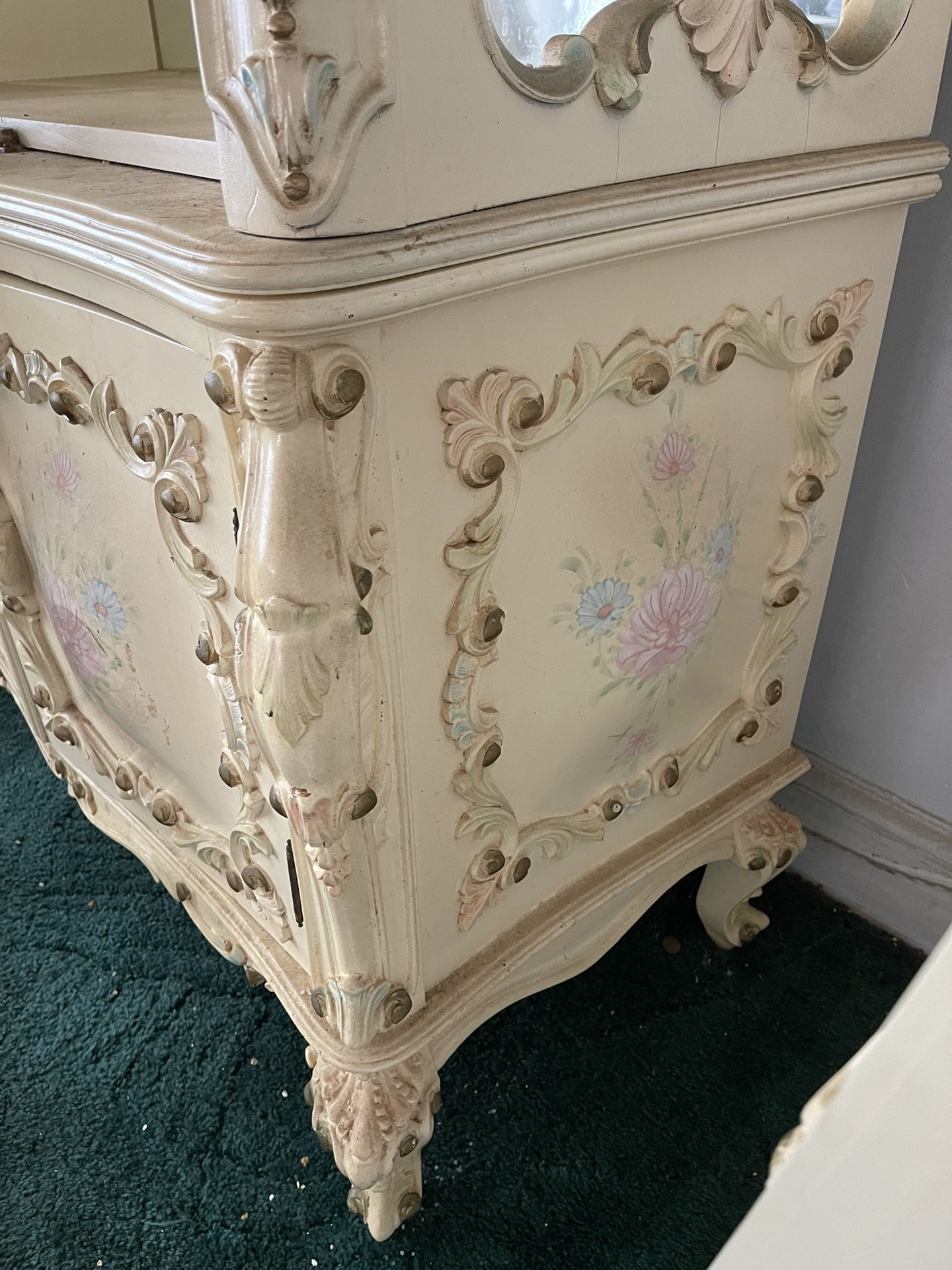 Antique Furniture Italian Cellini
