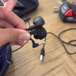 Accessory House Global Headphones 