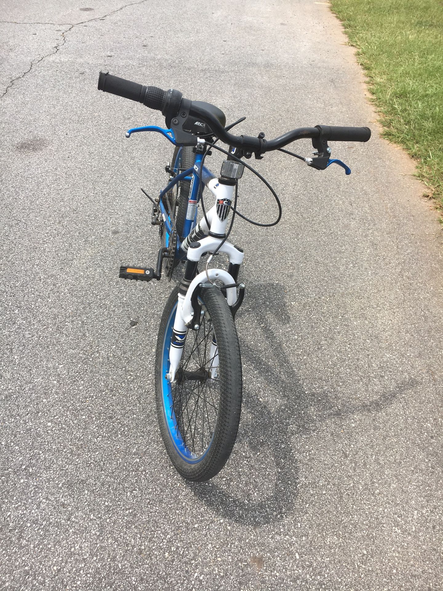 20 inch Mountain Bike with 6 Speed Gear and front and back brakes