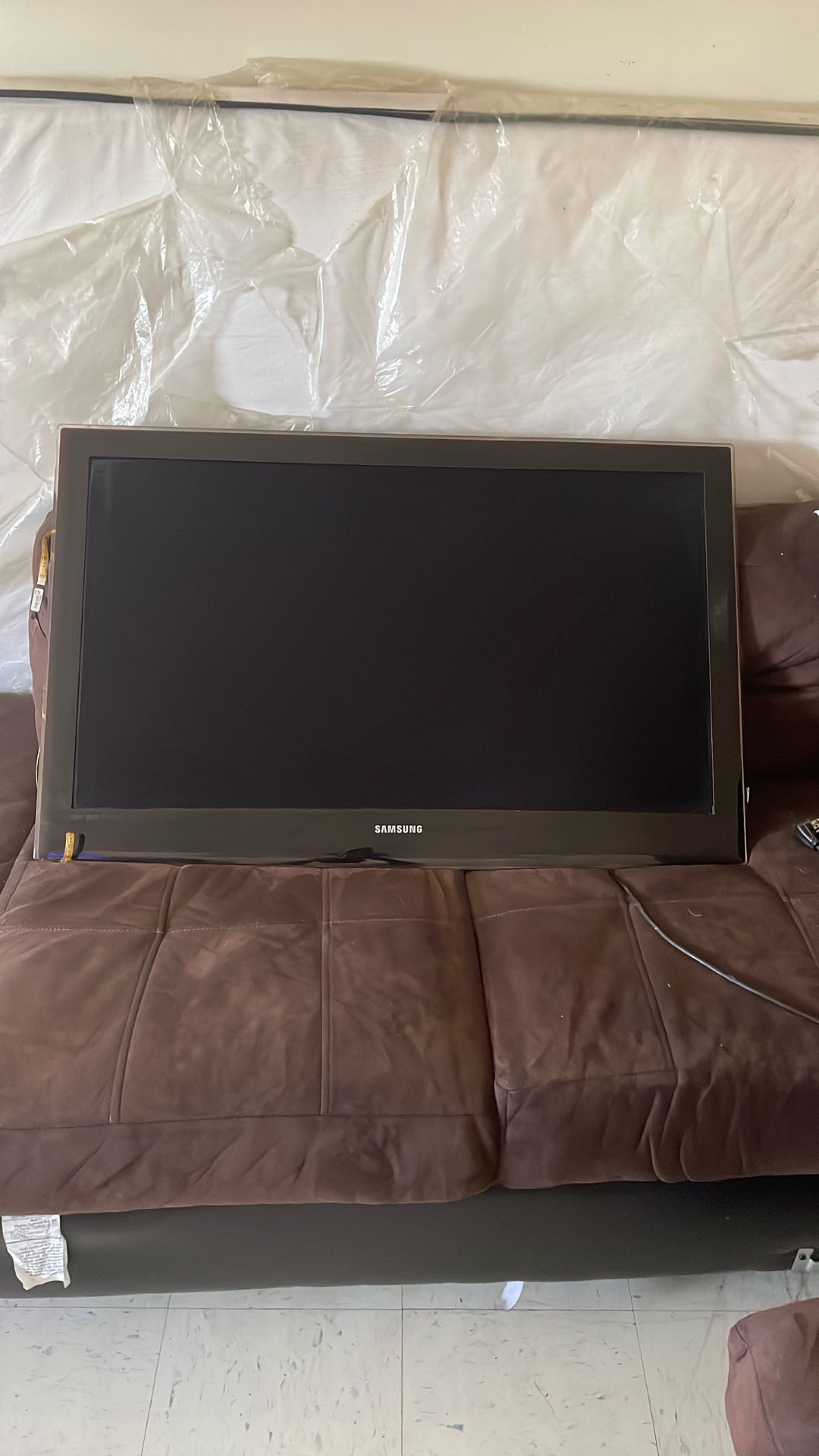 40” Samsung Flatscreen TV