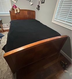 Full size bed w/ mattress and nightstands