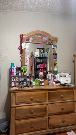 dresser with mirror