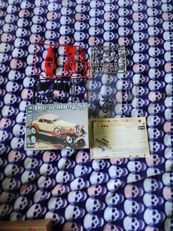 1934 Duesenberg SJ 1/48 Scale Model Car Kit