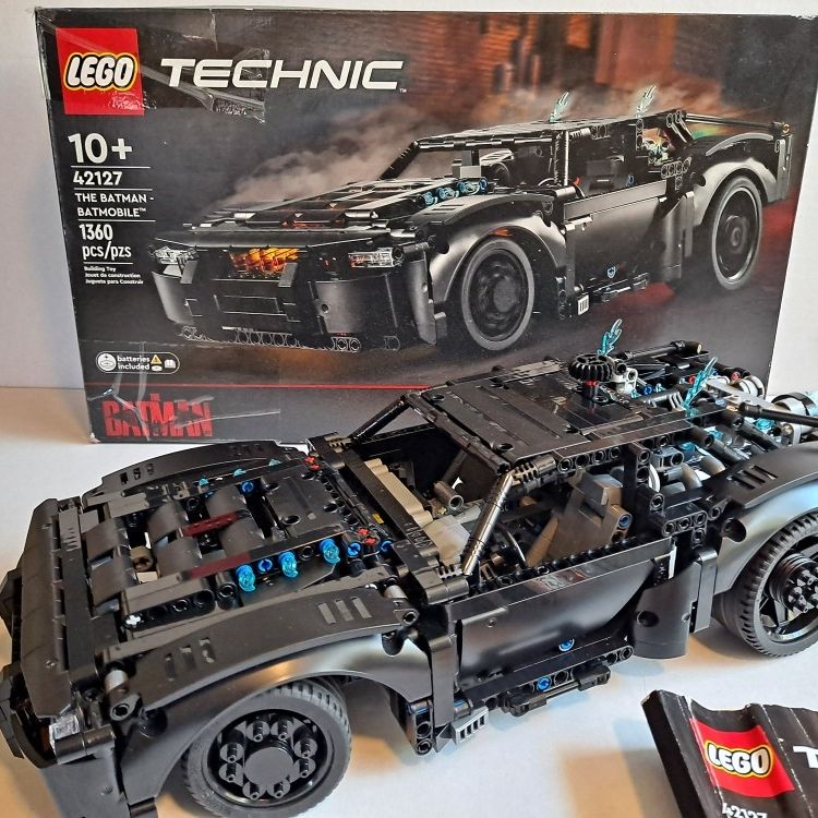 Lego Technic 42127 The Batman Batmobile 1360 pcs 