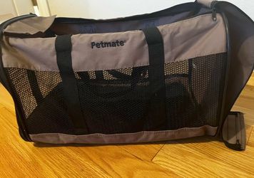 Pet carrier by Permate