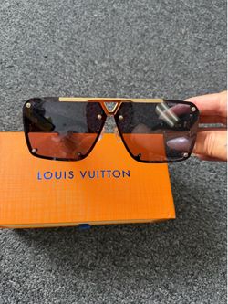 LV men’s sunglasses, new