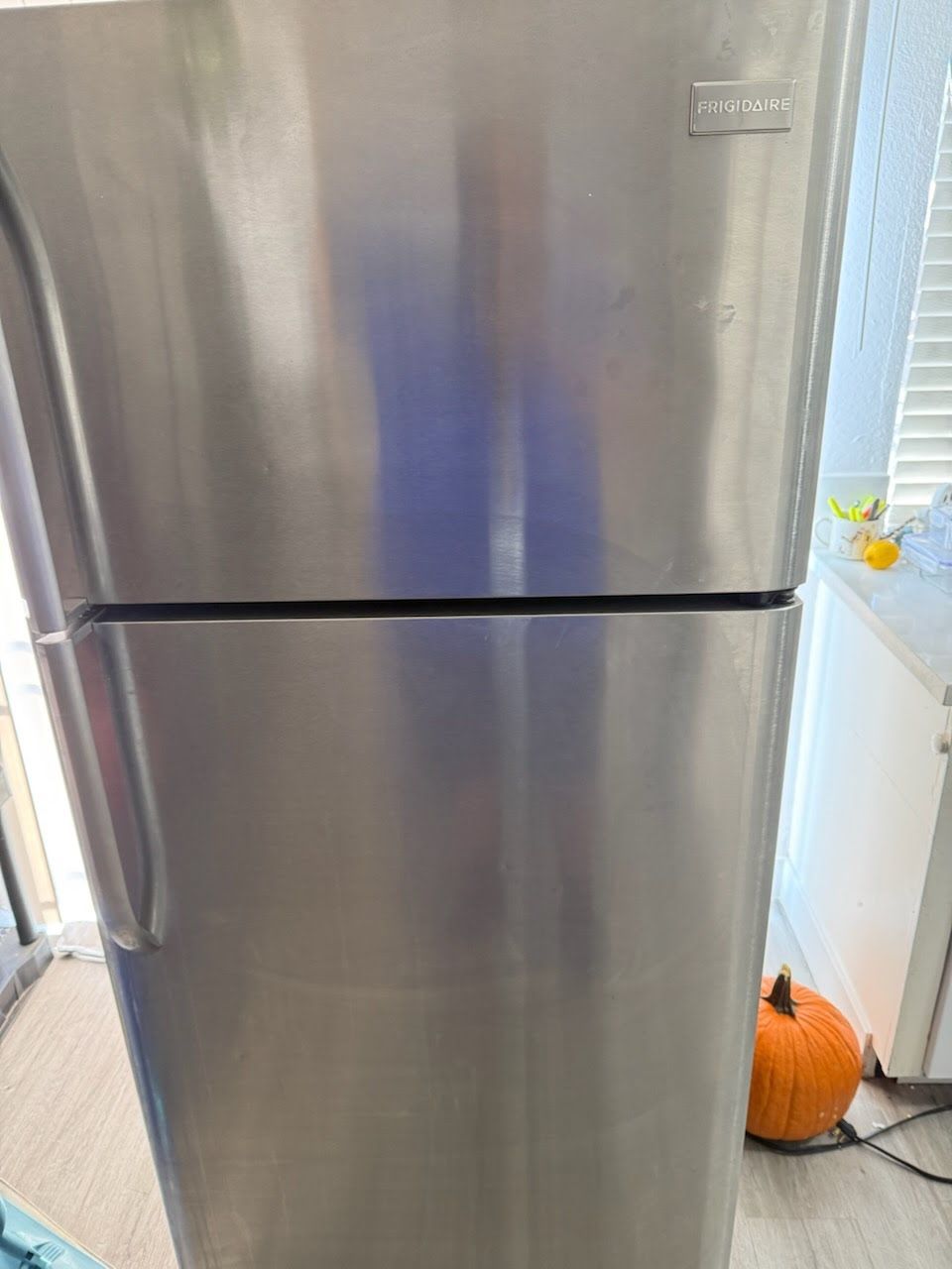 Frigidaire 18.2 Cu stainless Steele Refrigerator